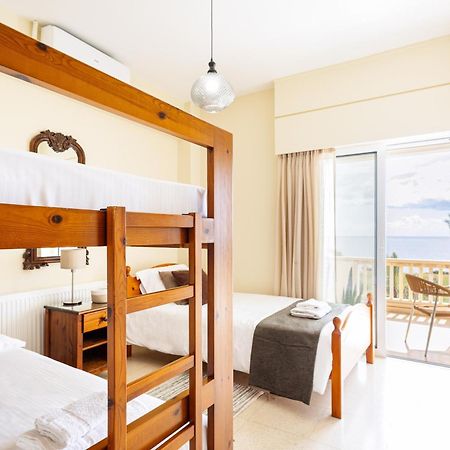 Villa Chrysta Agios Theodoros エクステリア 写真