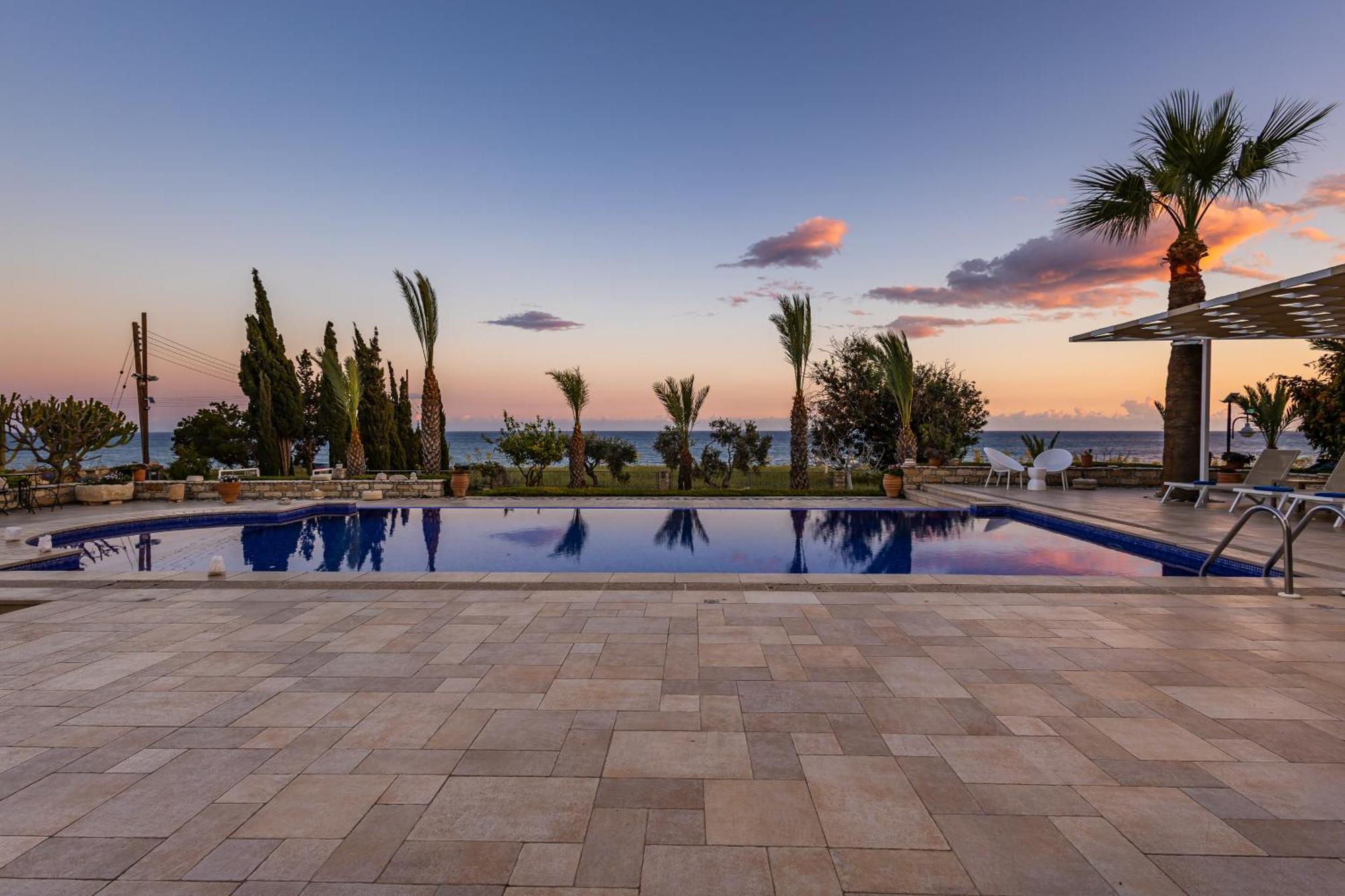 Villa Chrysta Agios Theodoros エクステリア 写真