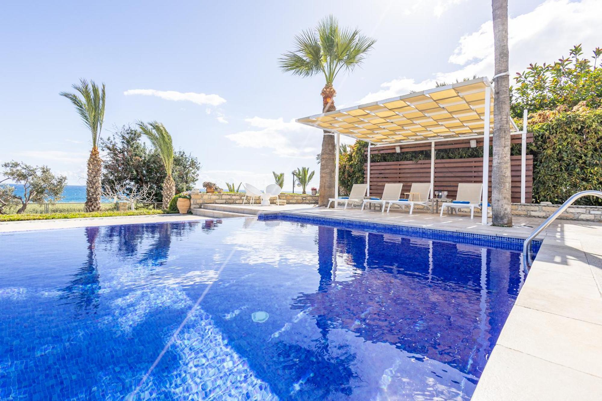 Villa Chrysta Agios Theodoros エクステリア 写真