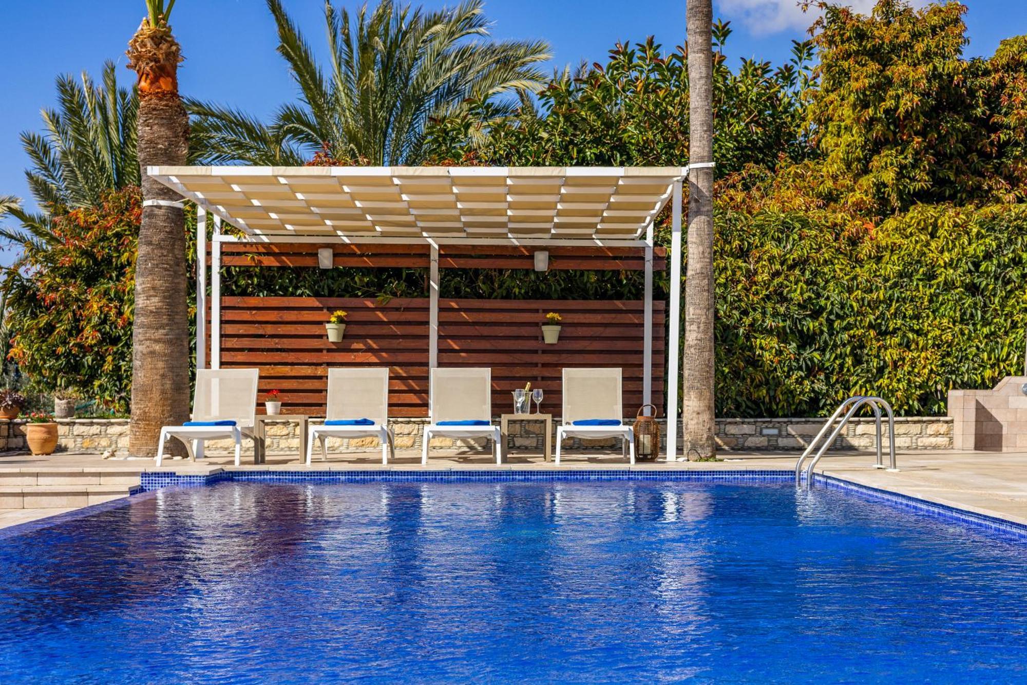 Villa Chrysta Agios Theodoros エクステリア 写真