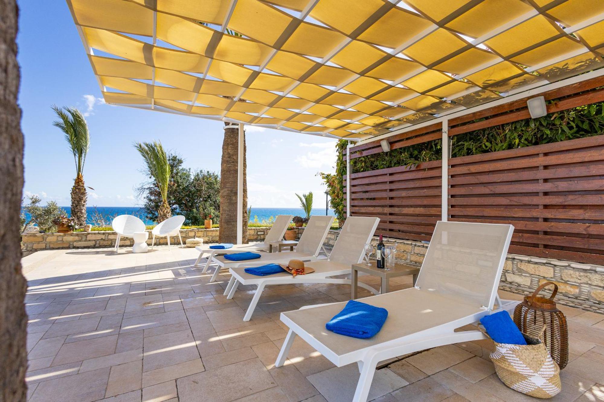 Villa Chrysta Agios Theodoros エクステリア 写真