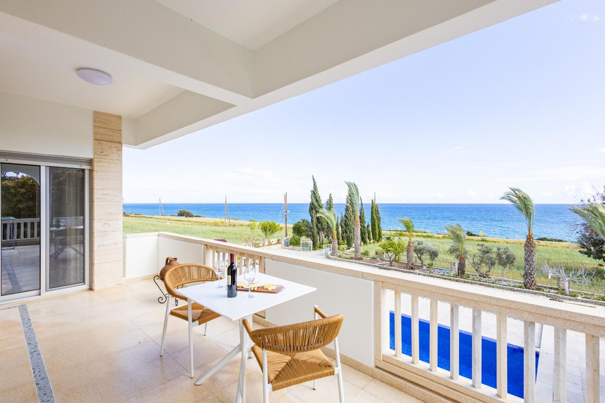 Villa Chrysta Agios Theodoros エクステリア 写真